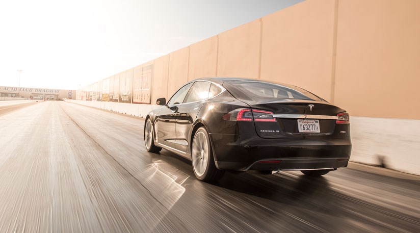 Sta in plaats daarvan op pauze De volgende Tesla Model S P85D (2015) review | CAR Magazine
