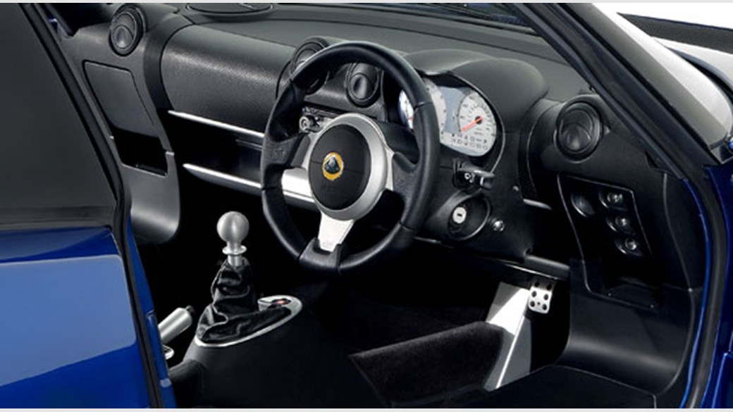 https://car-images.bauersecure.com/upload/5520/images/1040x585/lotuseuropas_10_560px.jpg?mode=pad