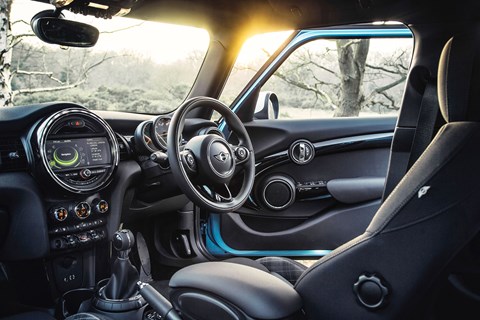 Mini 5dr interior