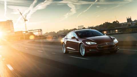 Tesla Model S: now available with v6.2 operating system