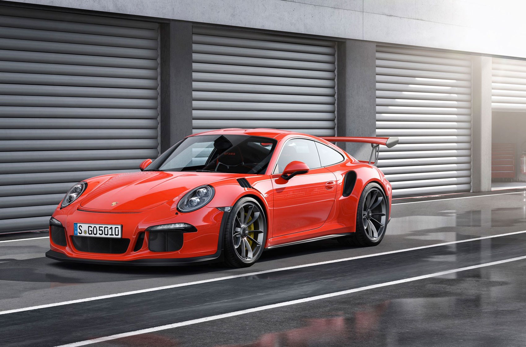 A guided tour of the 2015 Porsche 911 GT3 RS – by the boss