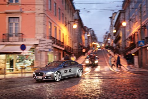 City streets: the XE is unflappable
