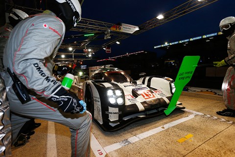 Porsche #19 pitstop, Le Mans 2015