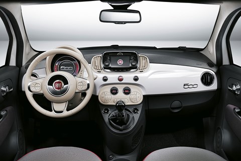 2016 Fiat 500 interior