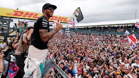 Lewis Hamilton wins the 2015 British Grand Prix