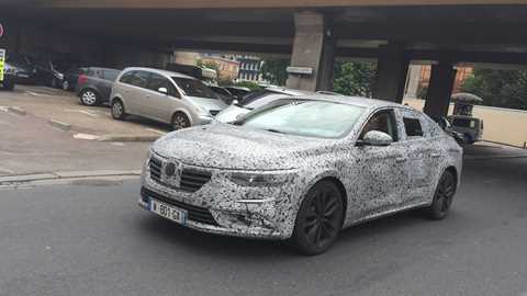 The Renault Talisman: spied en route to Le Mans