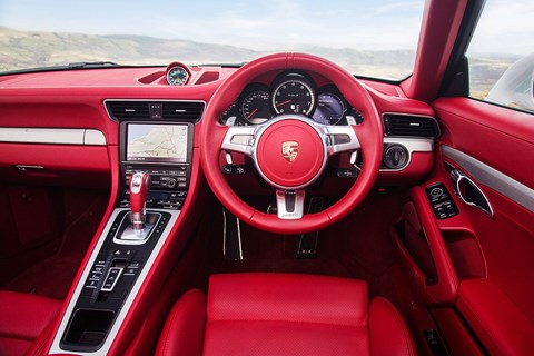 Porsche 911 Turbo S interior