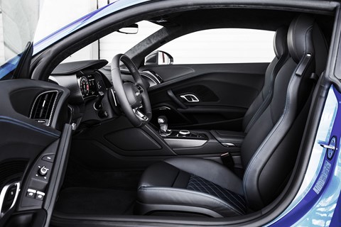 No-cost regular sports seats, much better than the uncompromising bucket seats