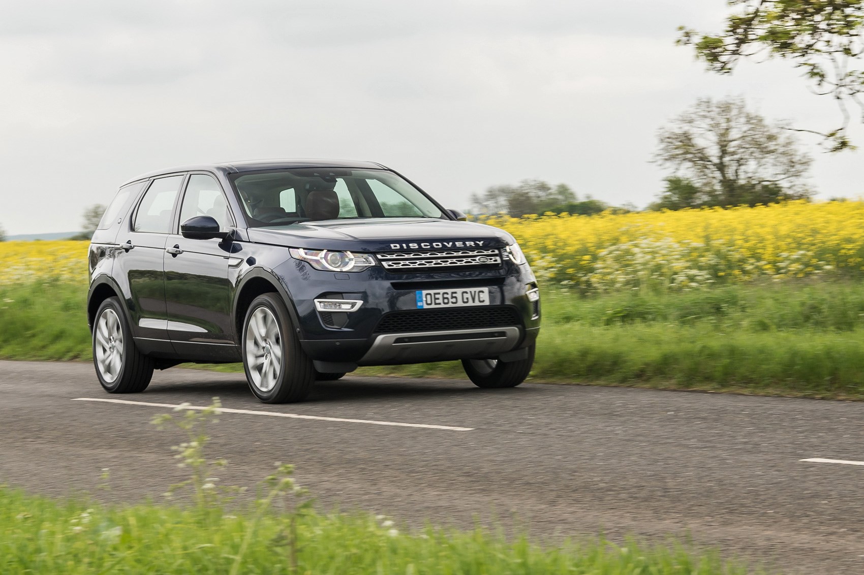 2016 Land Rover Discovery Sport Review & Ratings