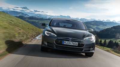 Tesla Model S P90D (2015) review