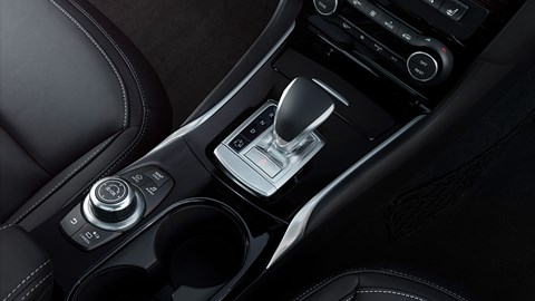 Choose between manual or twin-clutch DCT auto transmissions