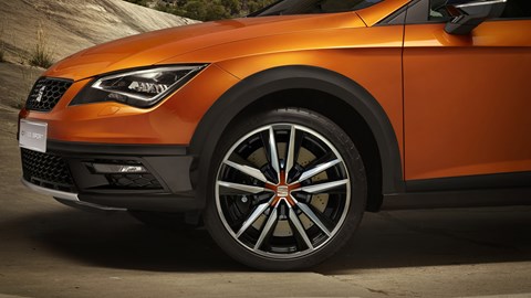 19in wheels, big Brembo brakes