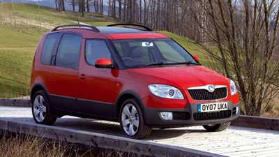 Skoda Roomster Scout front three-quarter
