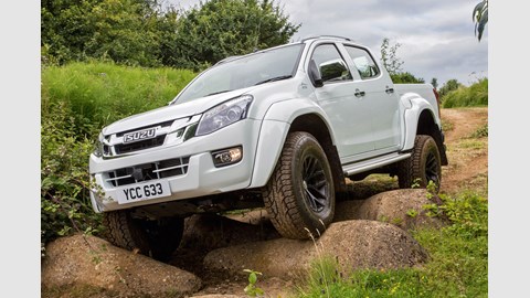 Isuzu D-Max Arctic Trucks AT35 (2016) review