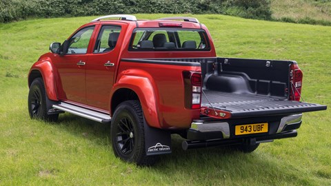 Isuzu D-Max Arctic Trucks AT35 (2016) review