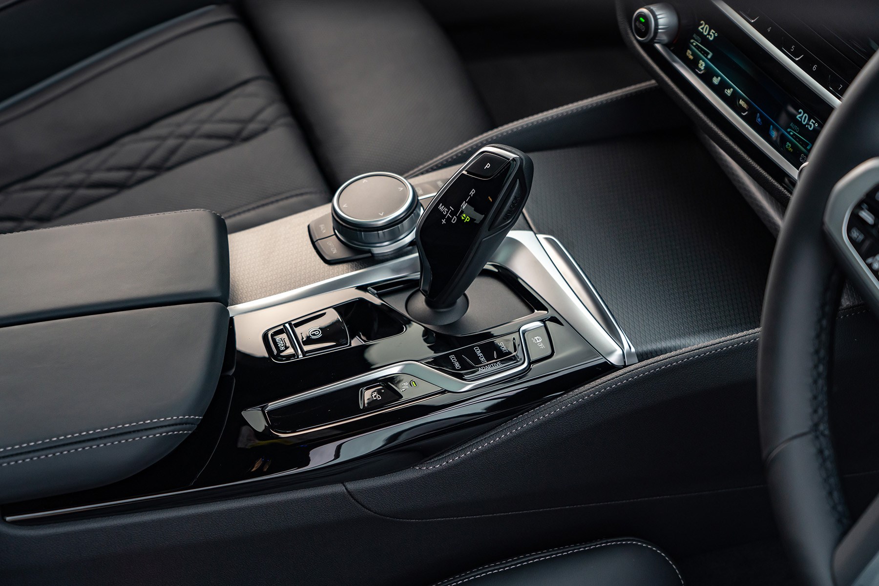BMW 5 Series M550i xDrive automatic gearbox 2020