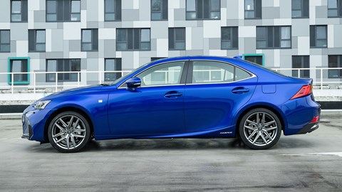 Lexus IS300h (2017) review