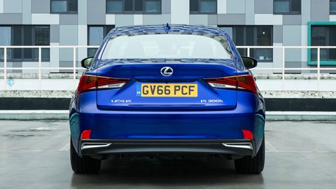 Lexus IS300h (2017) review