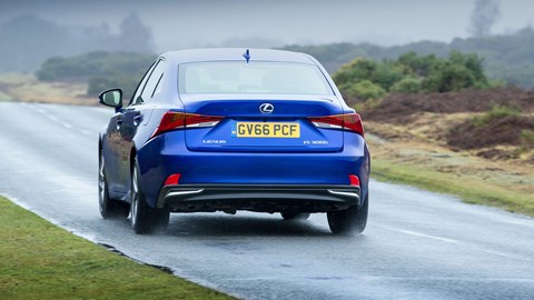 Lexus IS300h (2017) review