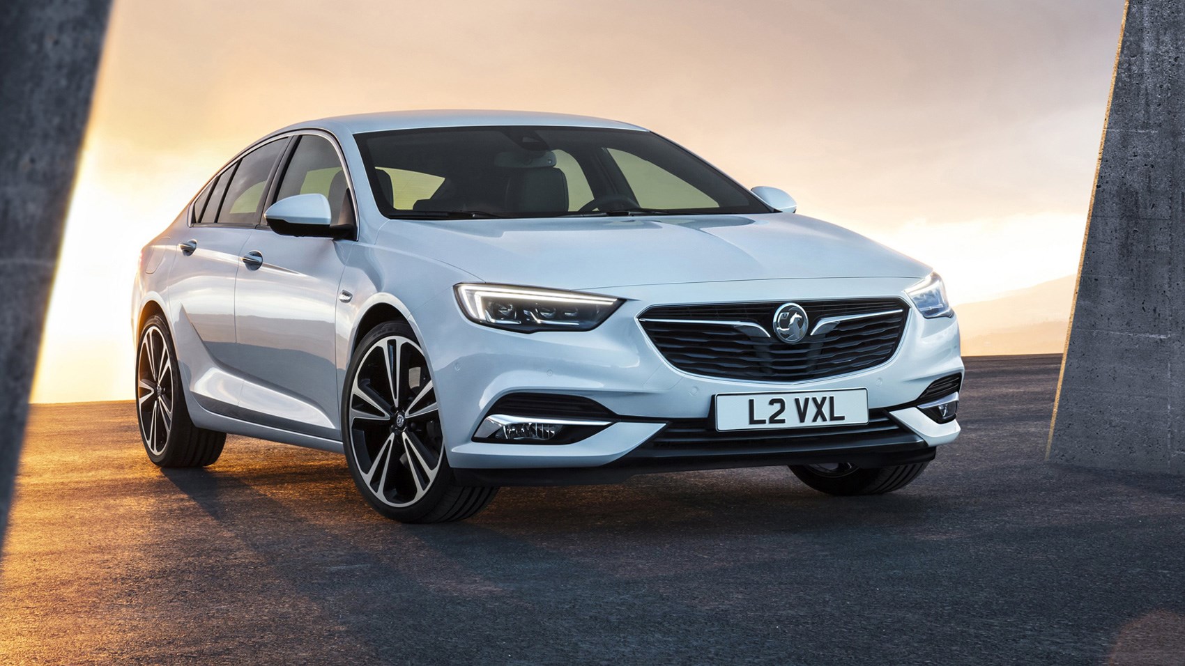 Opel Insignia Grand Sport 2017 Review 