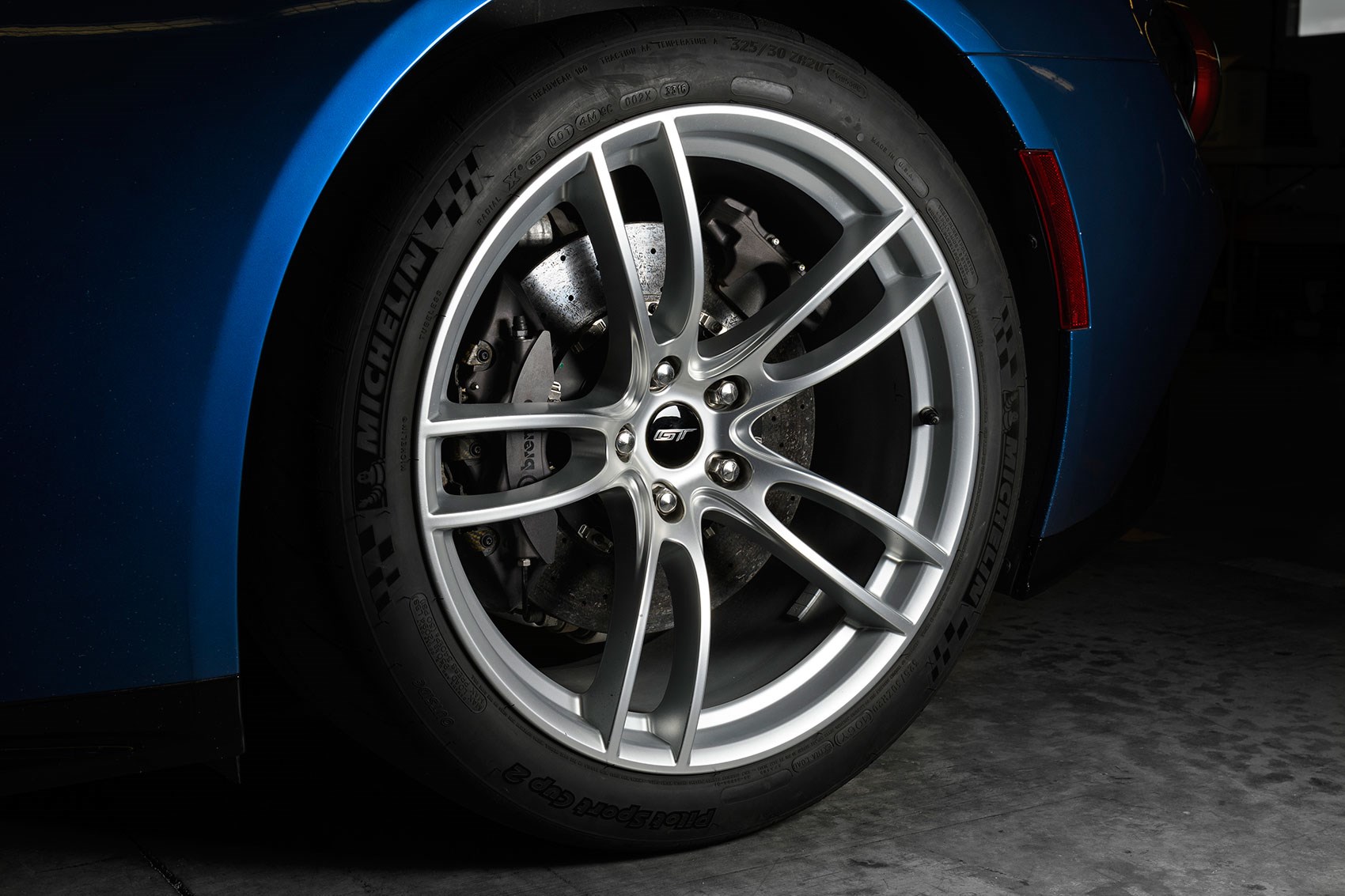 Ford GT alloy wheels: lightweight