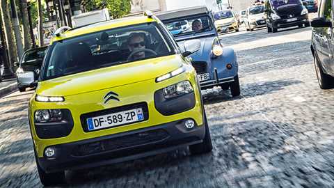 Arc de Triomphe, a brace of iconic Citroens