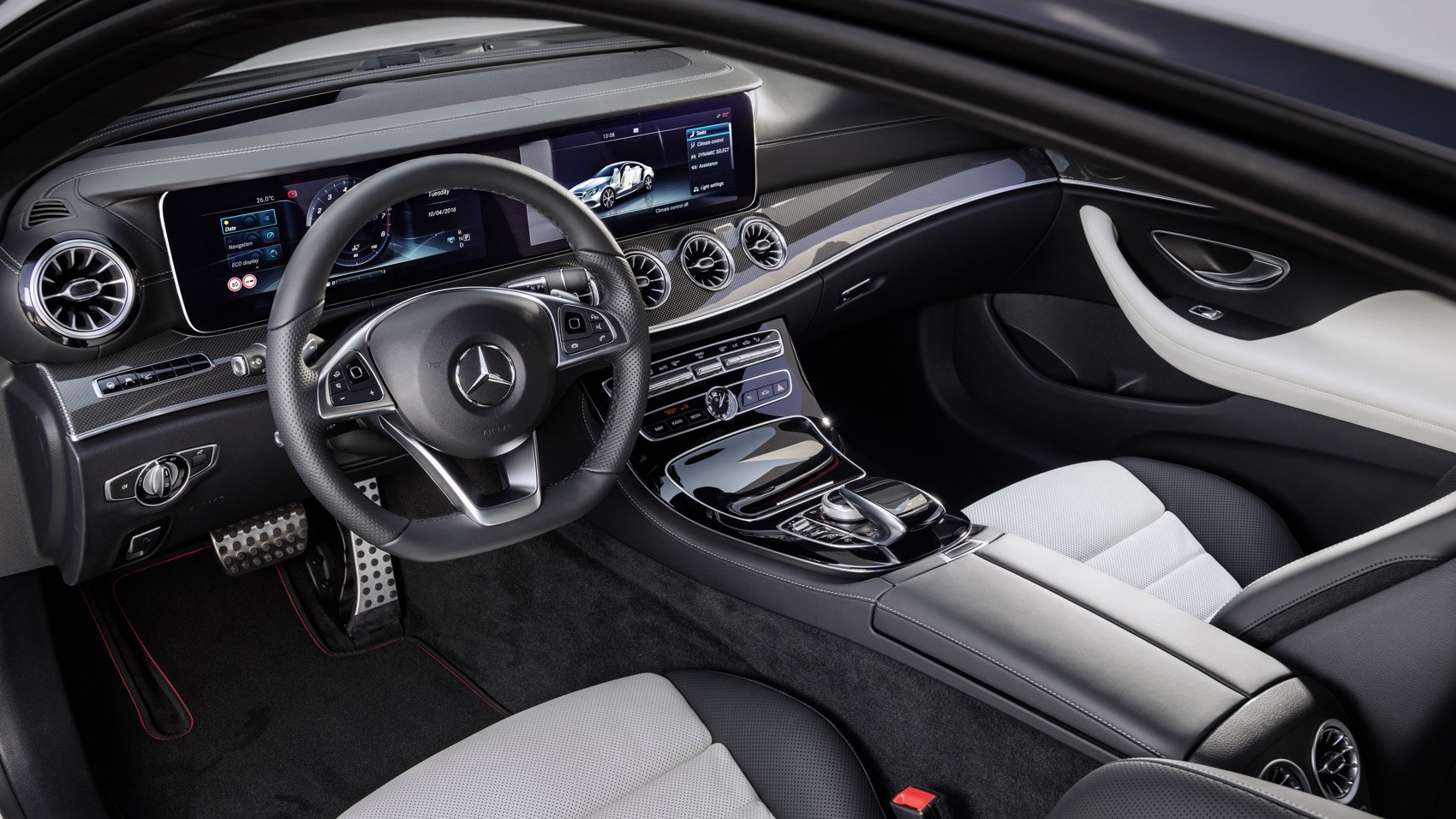 Mercedes E220d Coupe interior