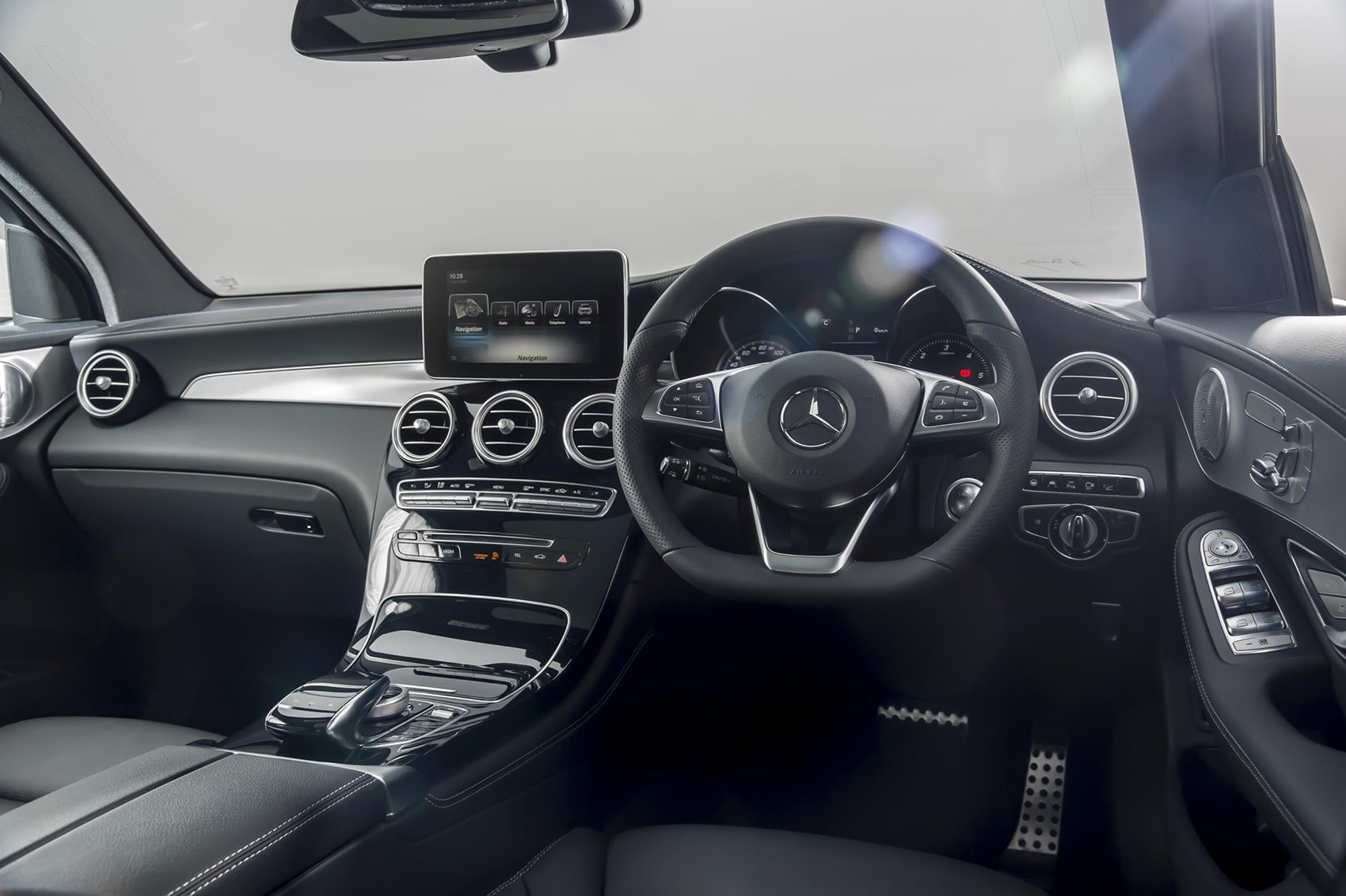 Mercedes-Benz GLC 350d SUV interior and cabin