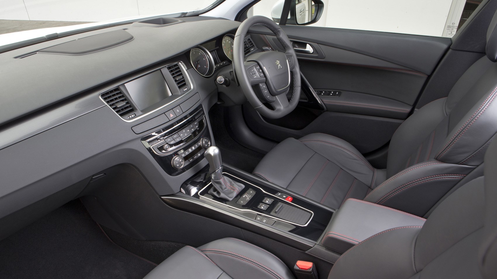Peugeot 508 GT interior
