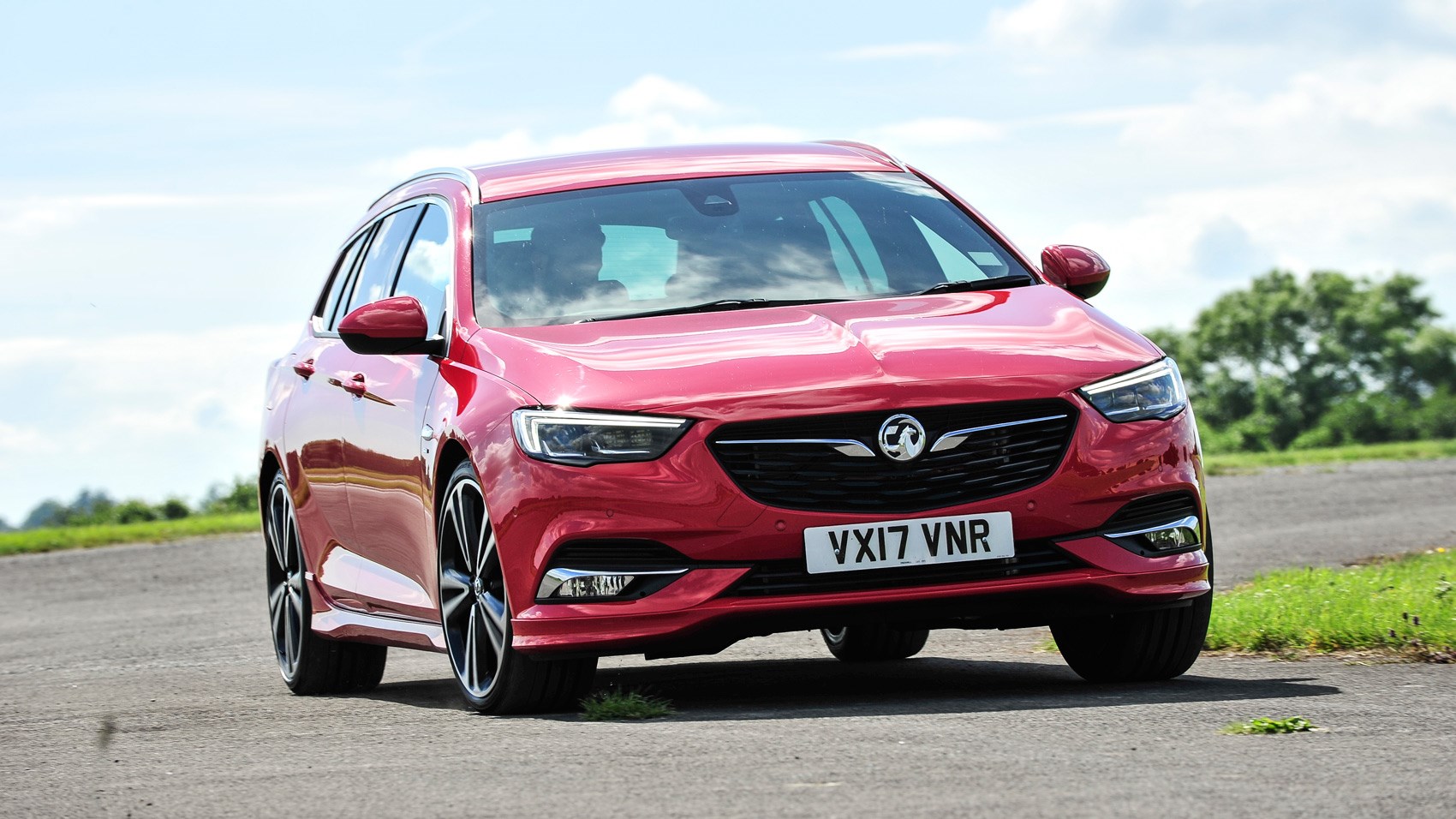 Vauxhall Insignia Sports Tourer front cornering