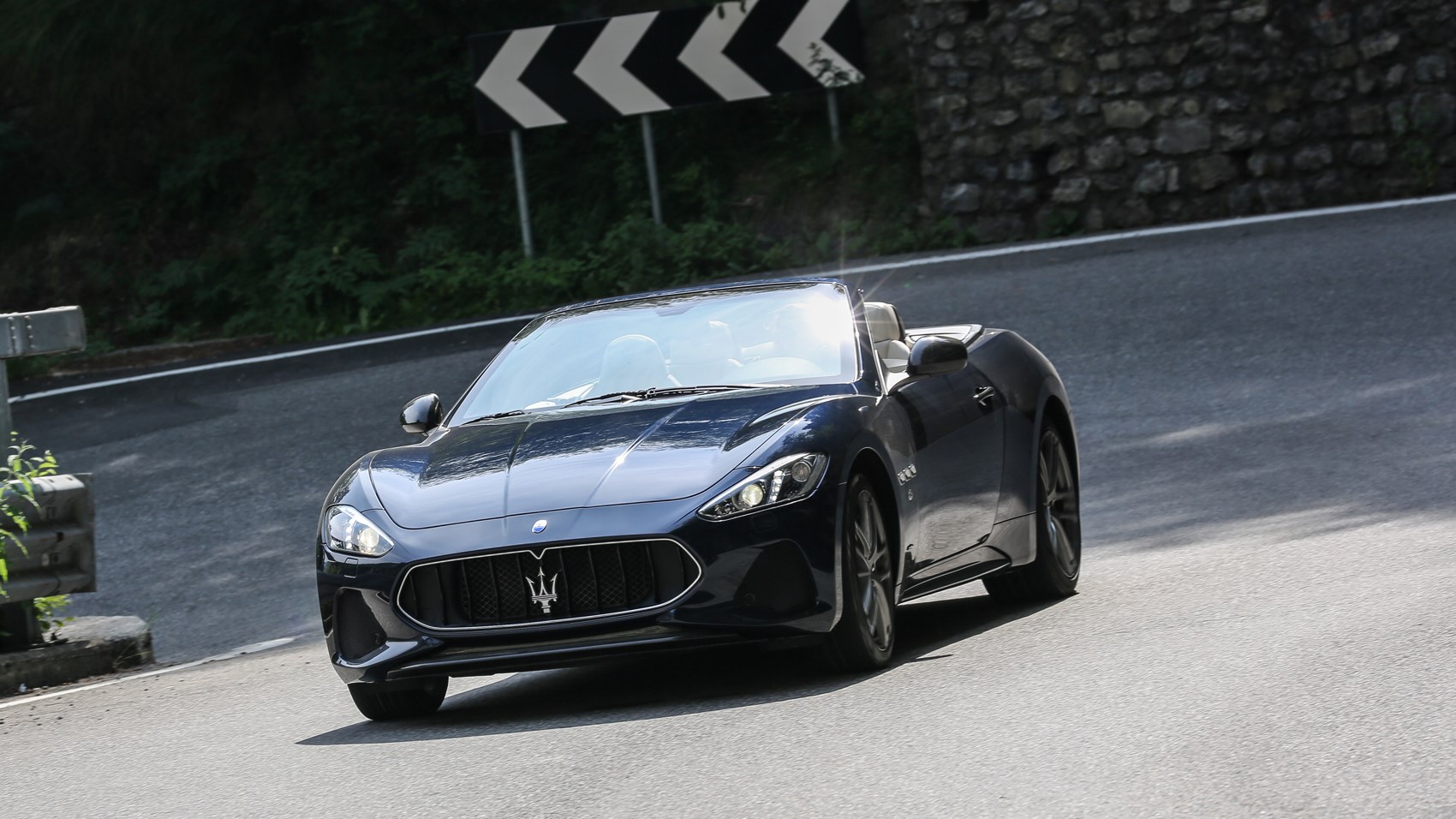Maserati GranCabrio front cornering