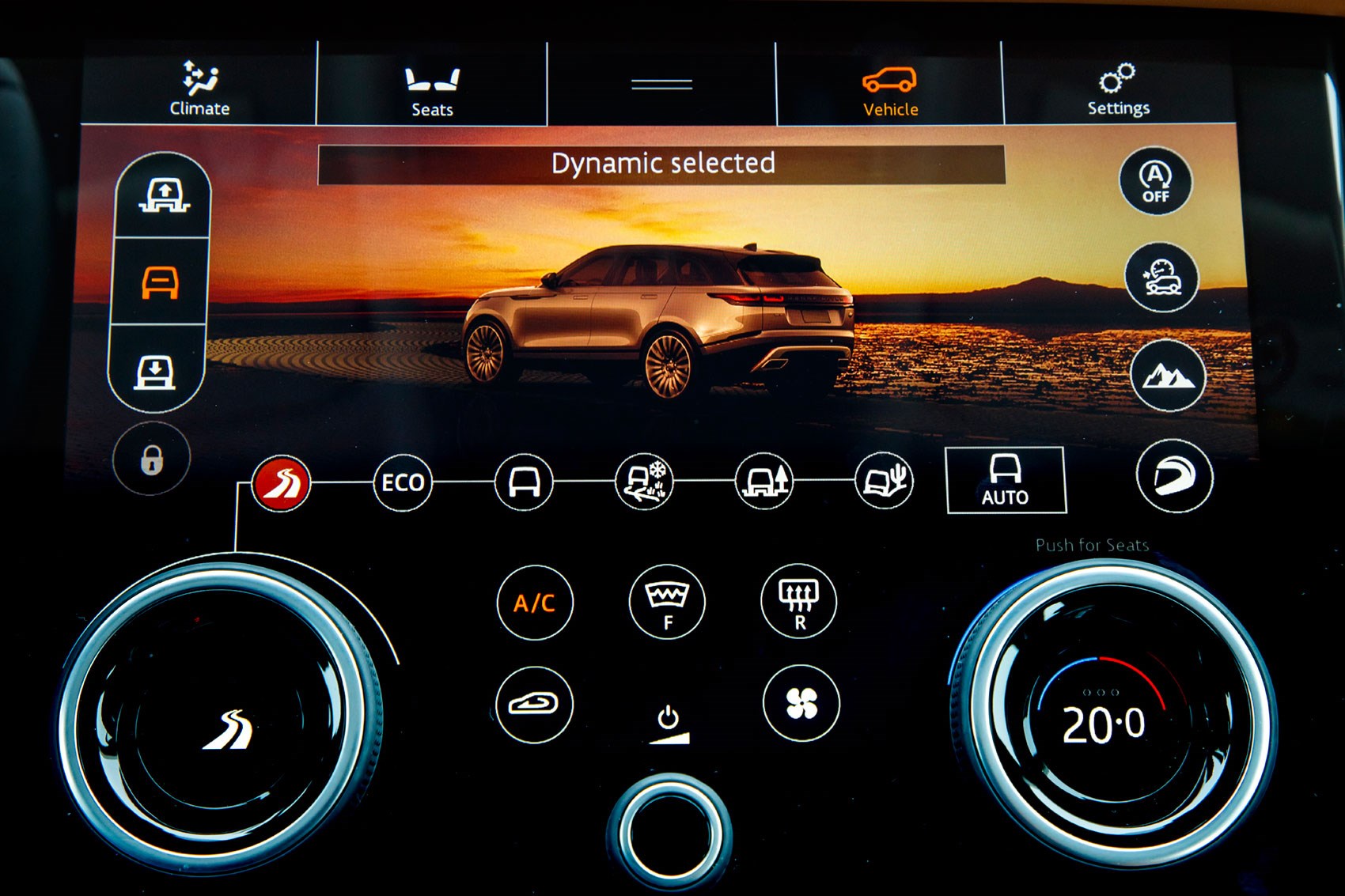 The digital screens on the new Range Rover Velar