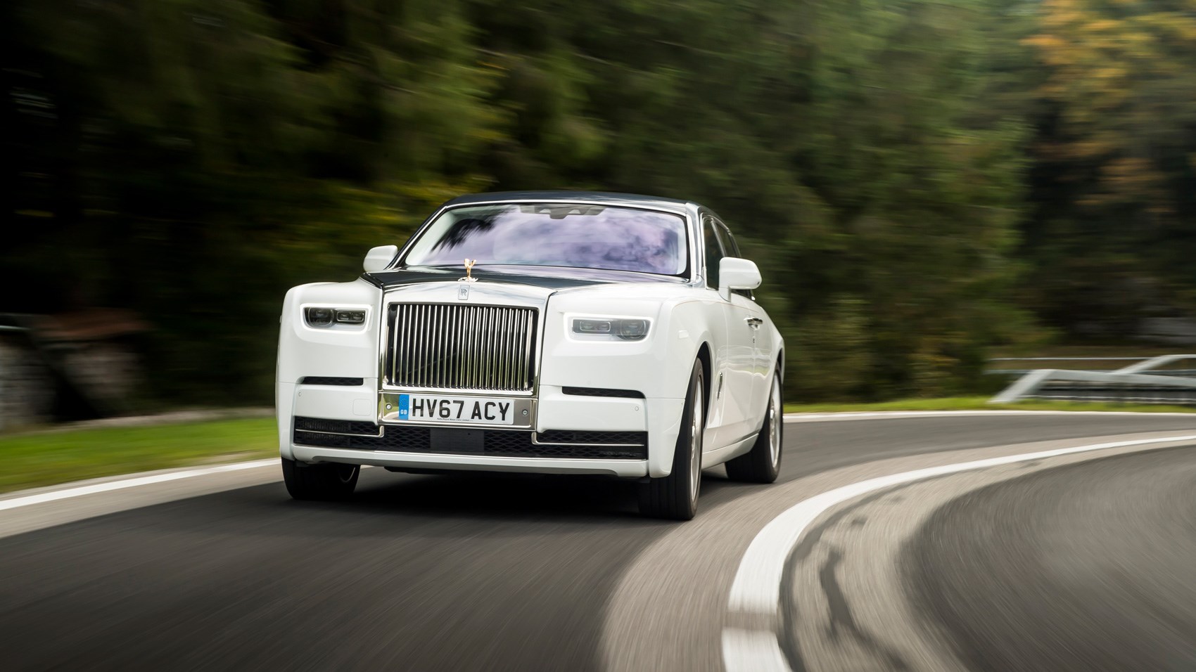 Rolls-Royce Phantom front cornering