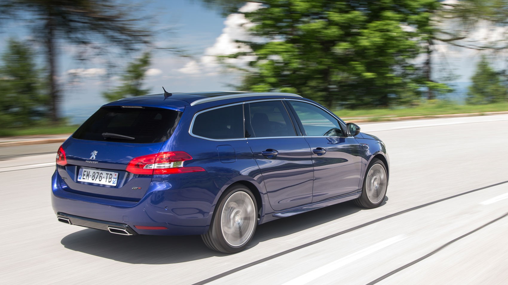 Peugeot 308 SW 2018 rear tracking