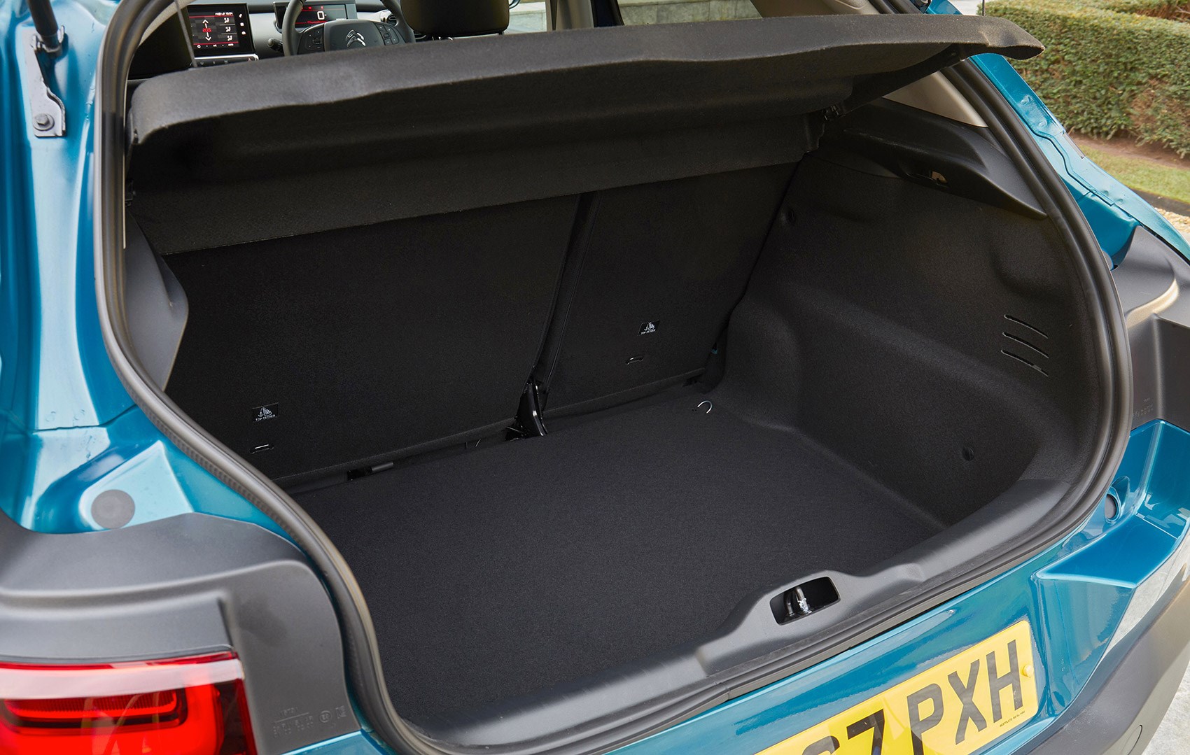 Citroen C4 Cactus boot and interior space and dimensions