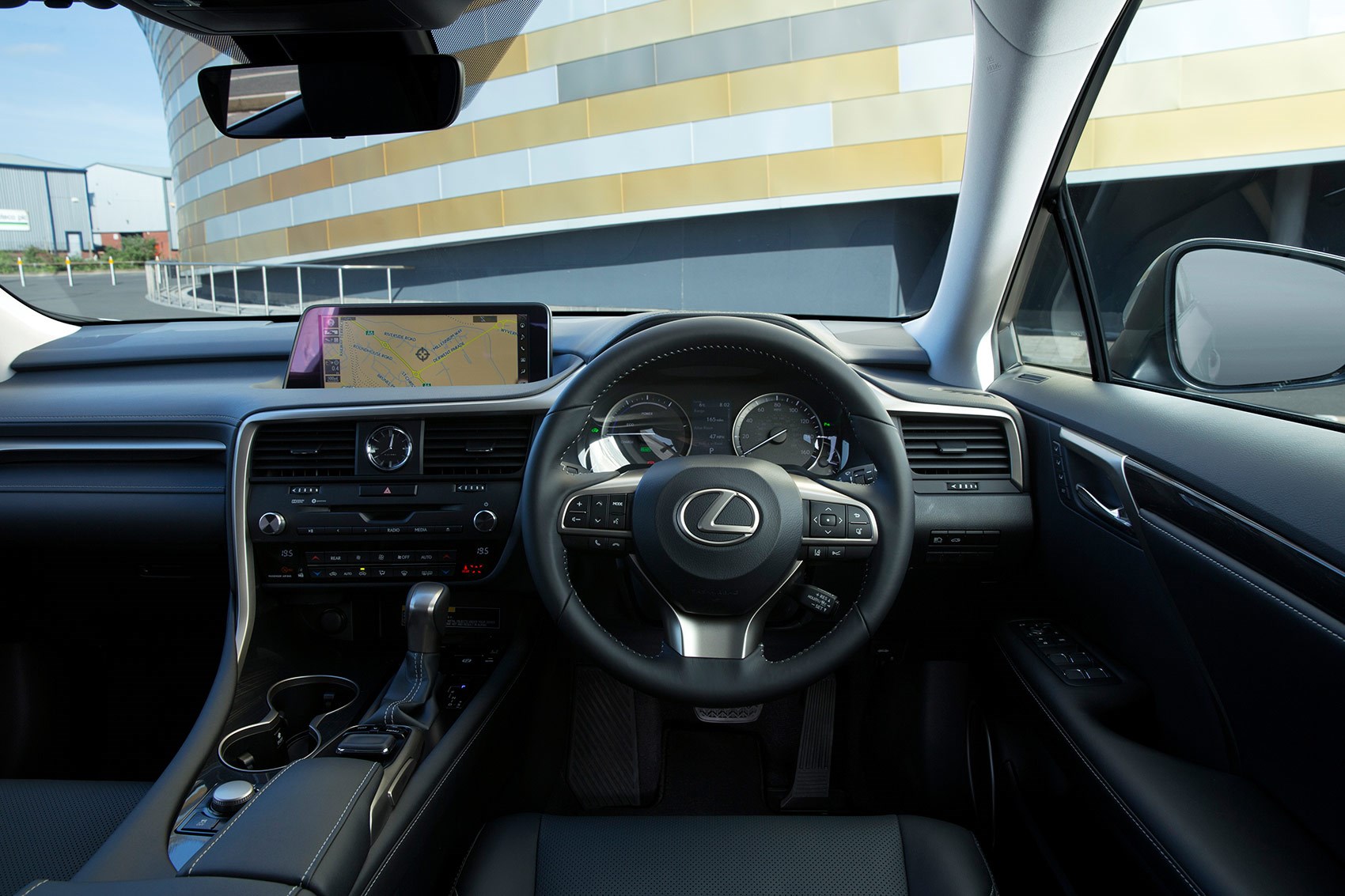 Lexus RX 450hL interior: a well built cabin, but terrible infotainment media system