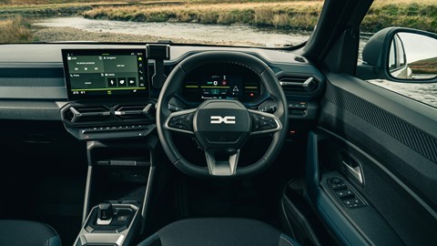 Dacia Duster review - steering wheel