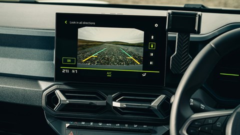 Dacia Duster review - infotainment screen