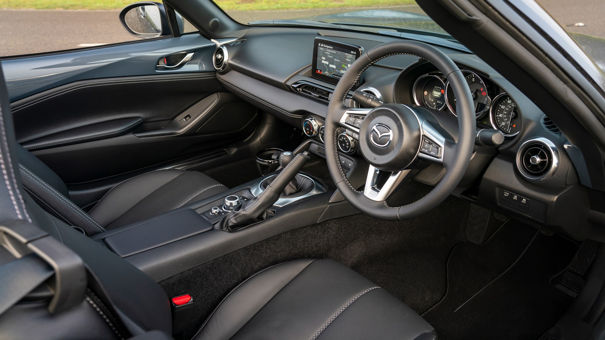 Mazda MX-5 review, interior