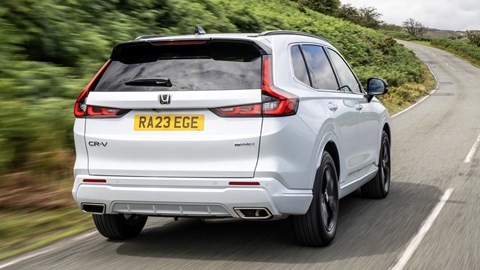 Honda CR-V e:PHEV - rear tracking