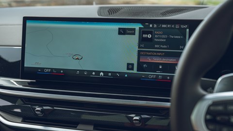 BMW X5 50e infotainment