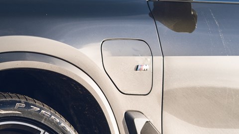 BMW X5 50e charging port