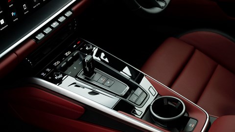 992.2 Porsche 911 Carrera 2 centre console