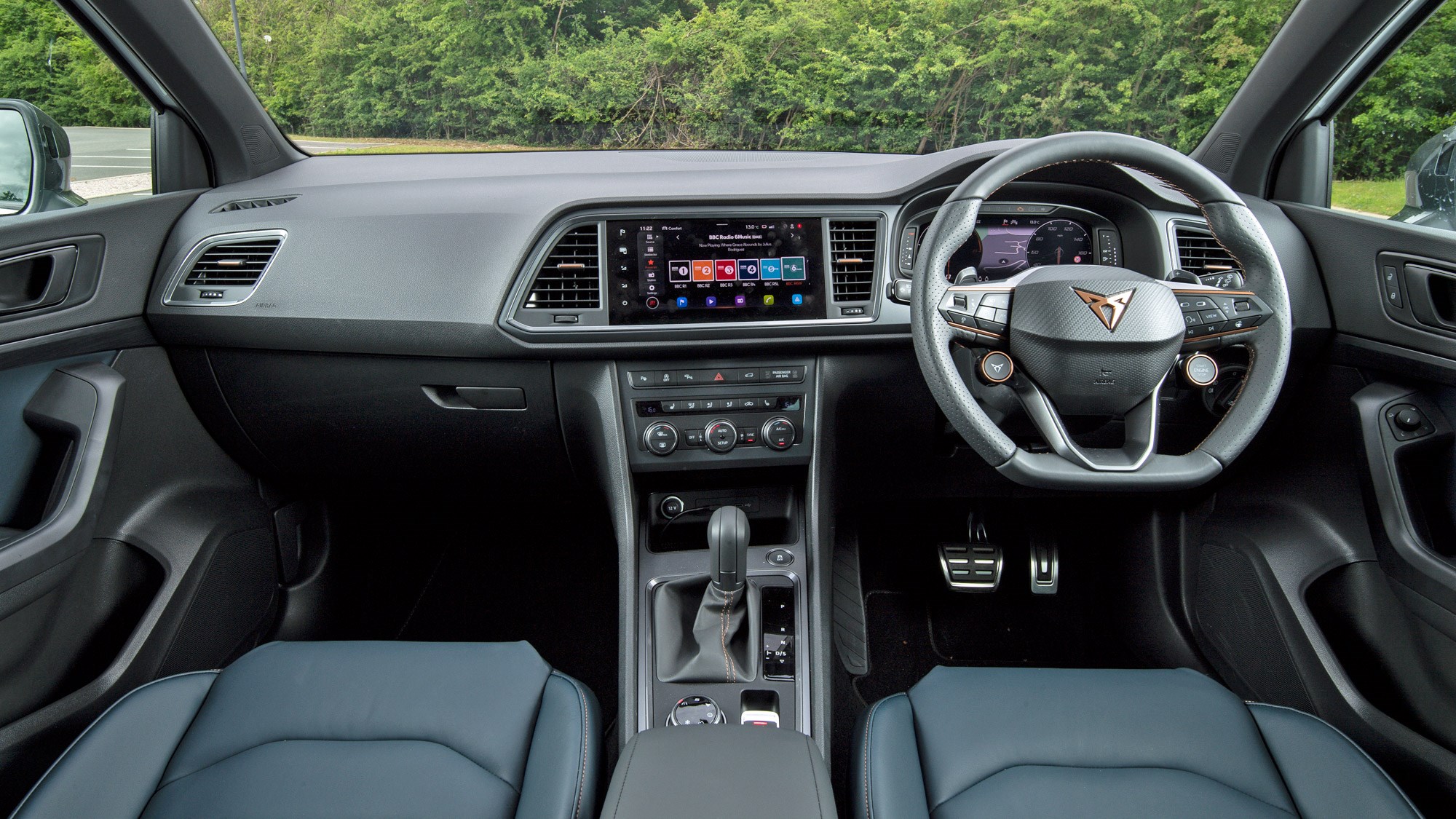 Cupra Ateca review - interior, dashboard, steering wheel, infotainment