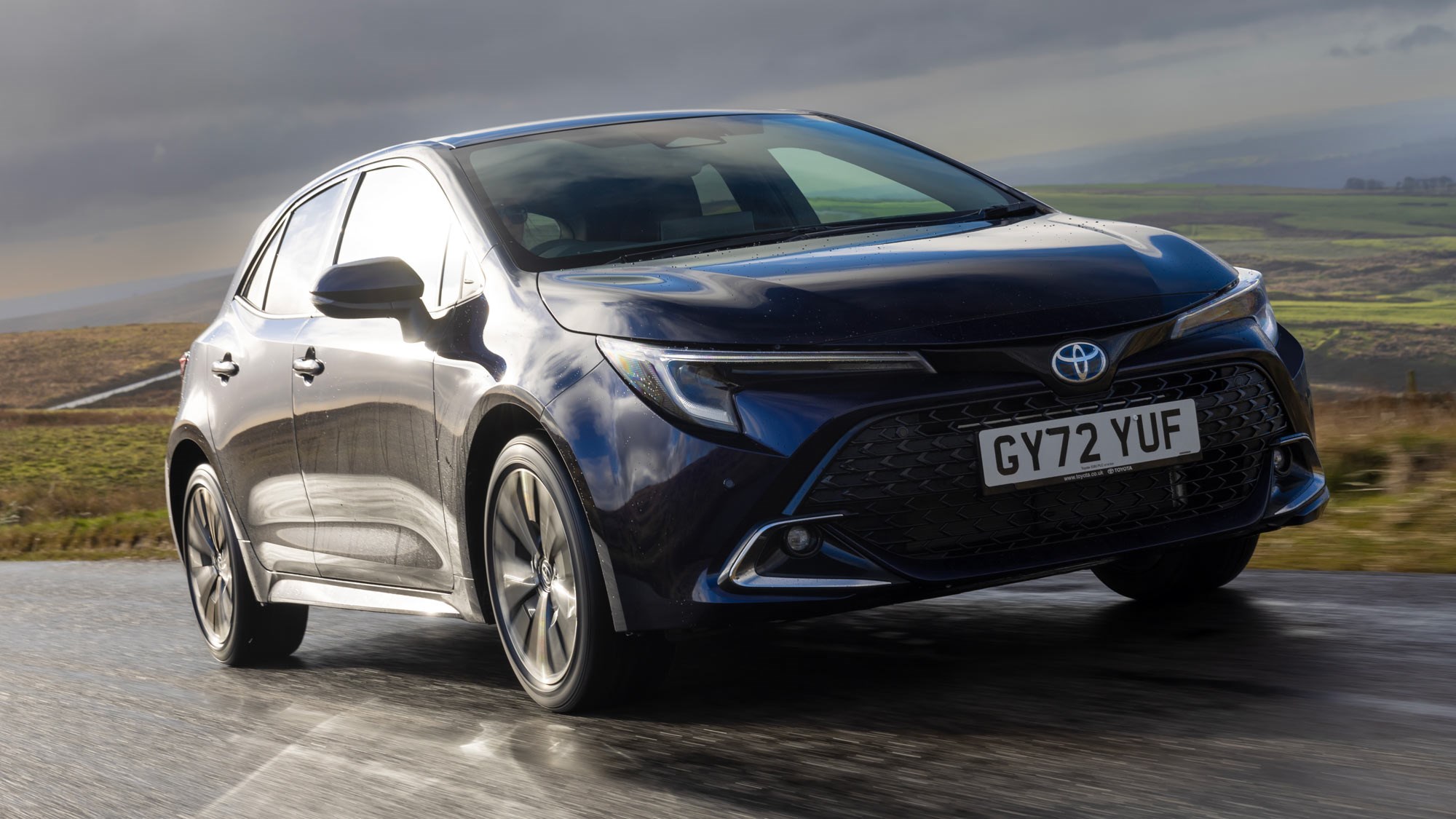 Toyota Corolla (2023 facelift) review: self-charge of the light brigade