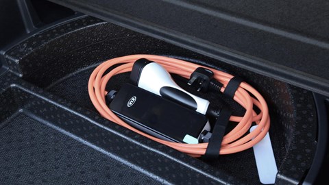 Kia E-Niro plug-in cable
