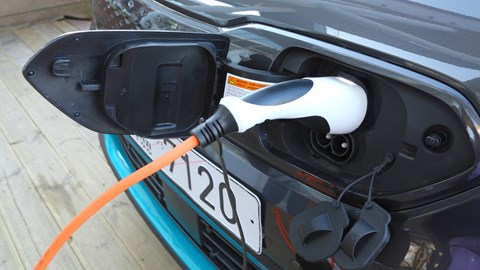 How to plug in your Kia E-Niro electric car