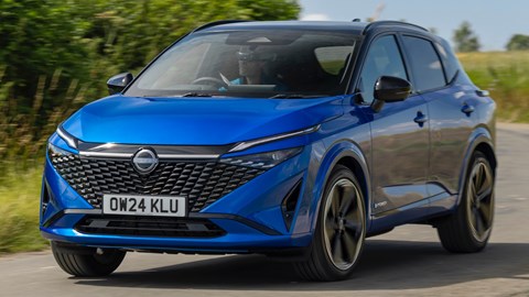 Nissan Qashqai (2025) front driving