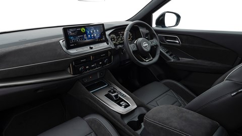 Nissan Qashqai (2025) front interior