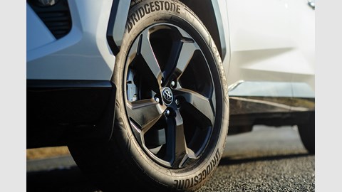 2019 Toyota RAV4 SUV hybrid wheel